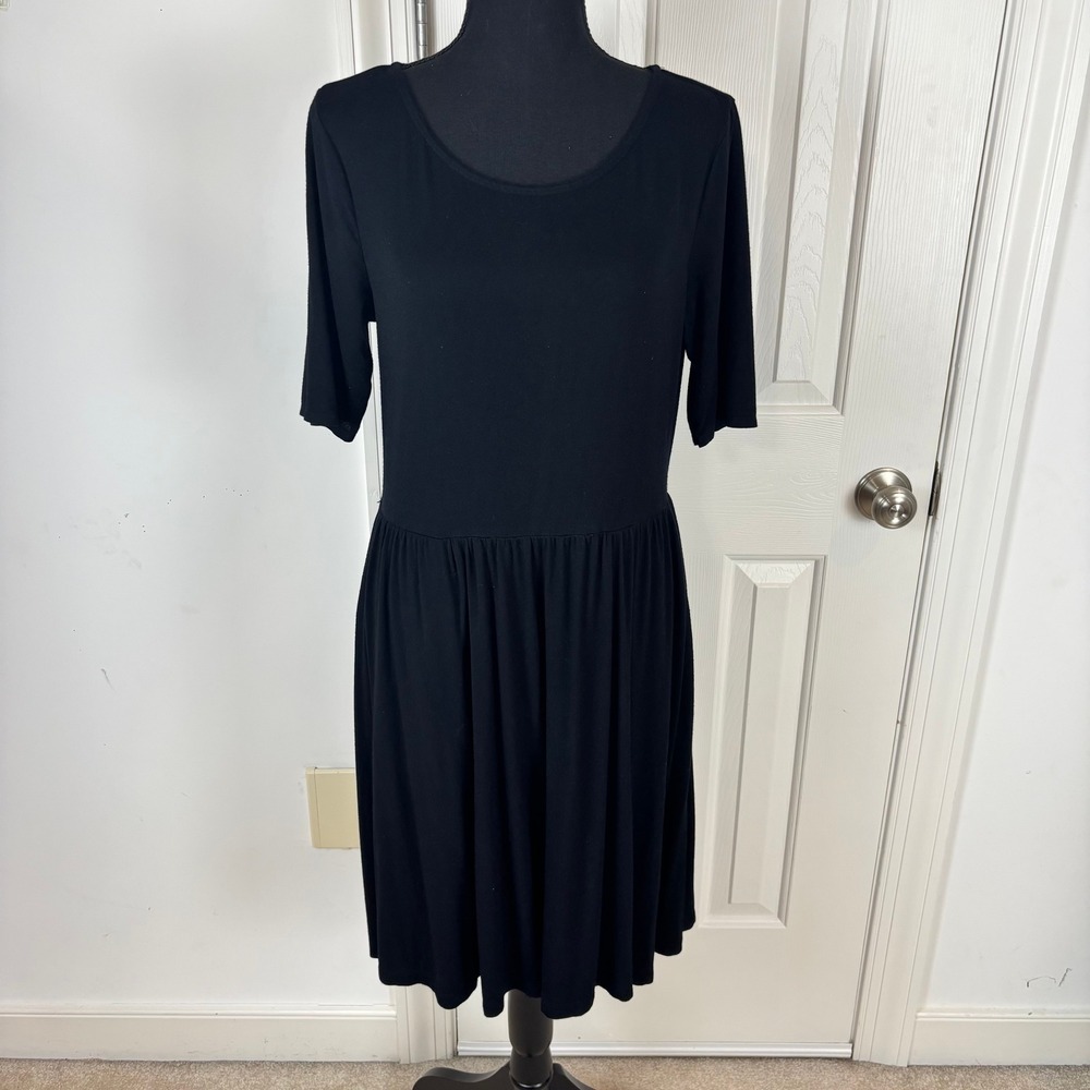 Mary McFadden Collection Black Fit and Flare Dress Scoop Neck Elbow Sleeve M